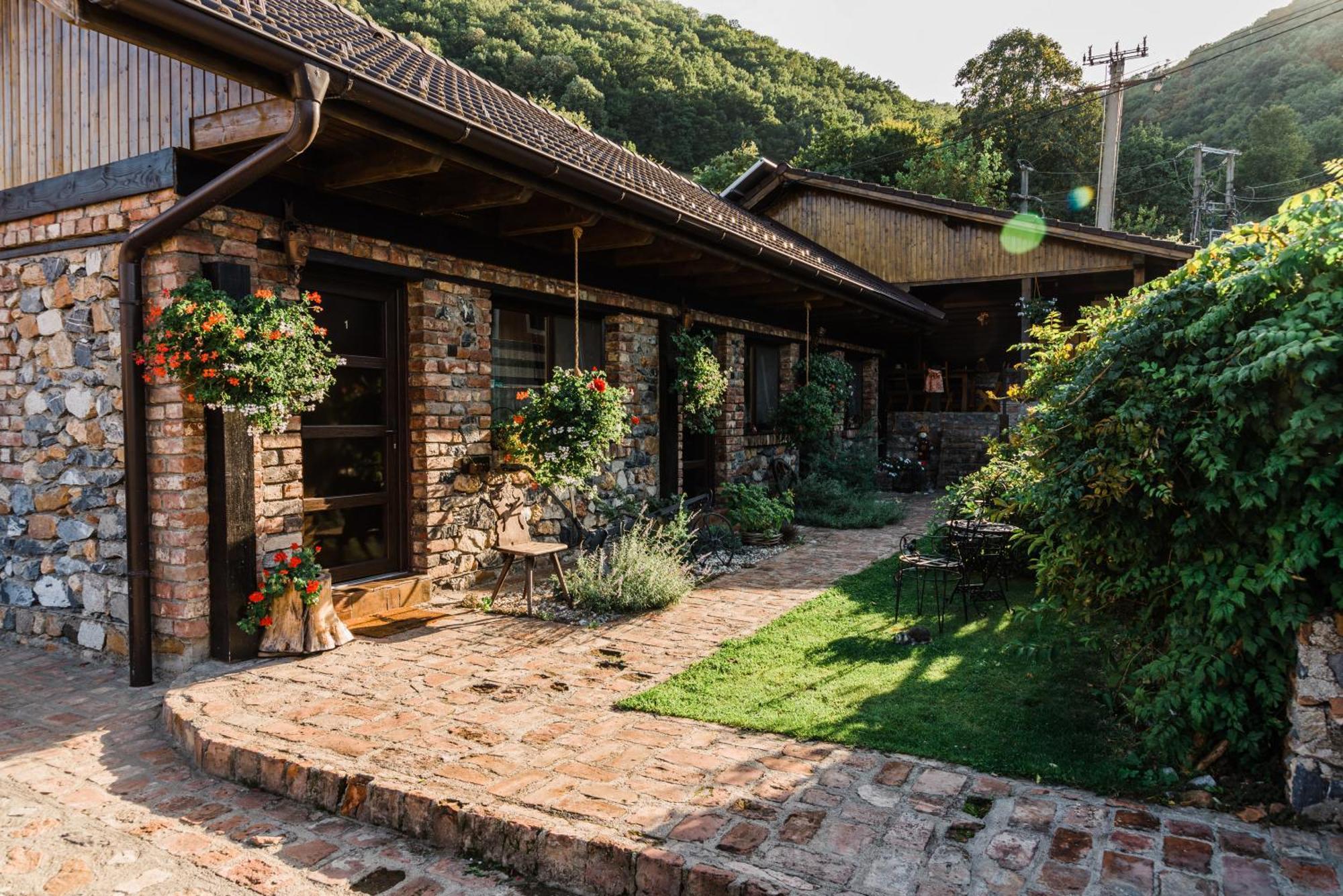 Casa Soseco Hotel Orşova Exterior foto