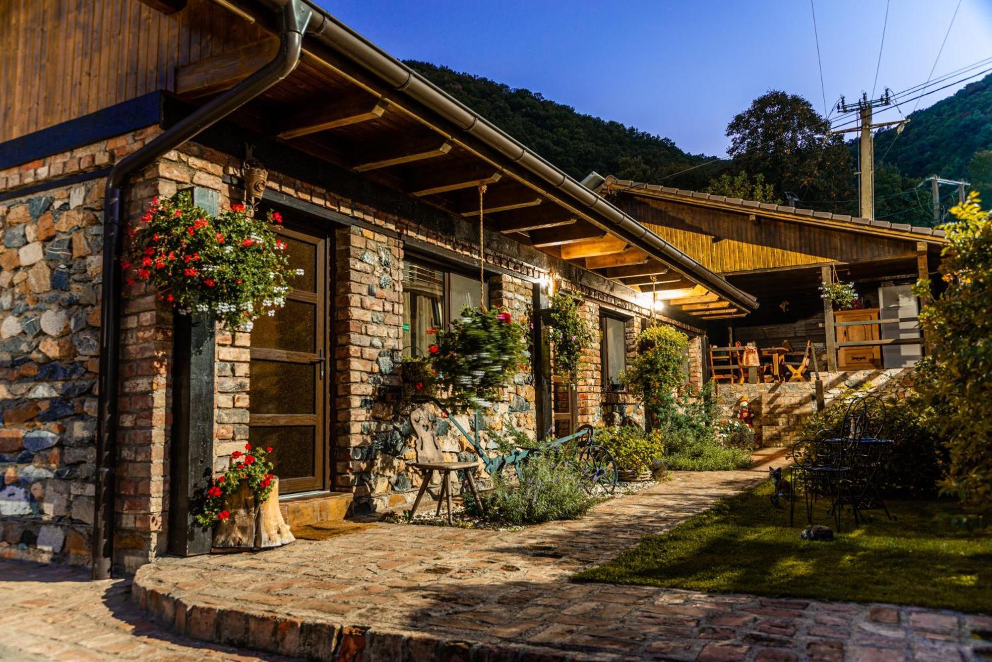Casa Soseco Hotel Orşova Exterior foto